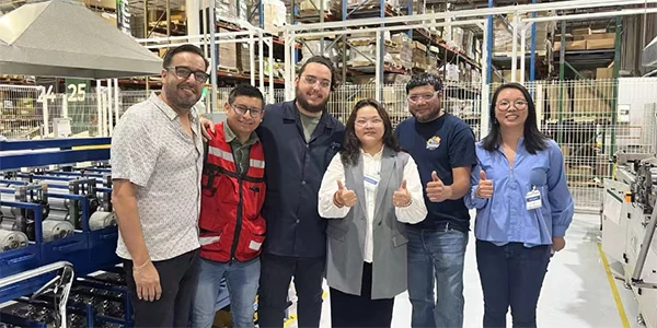 زيارة العملاء وجولة المصنع
