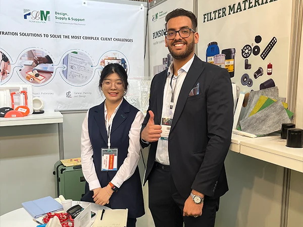 Manager Sun taking a photo with a male customer