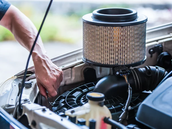 Replace the automotive filter
