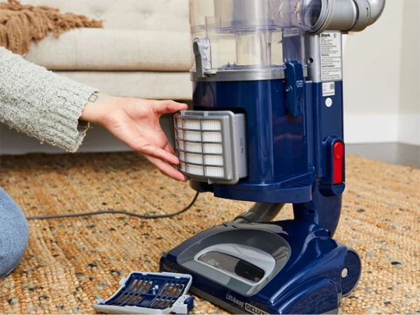 Vacuum cleaner filter display